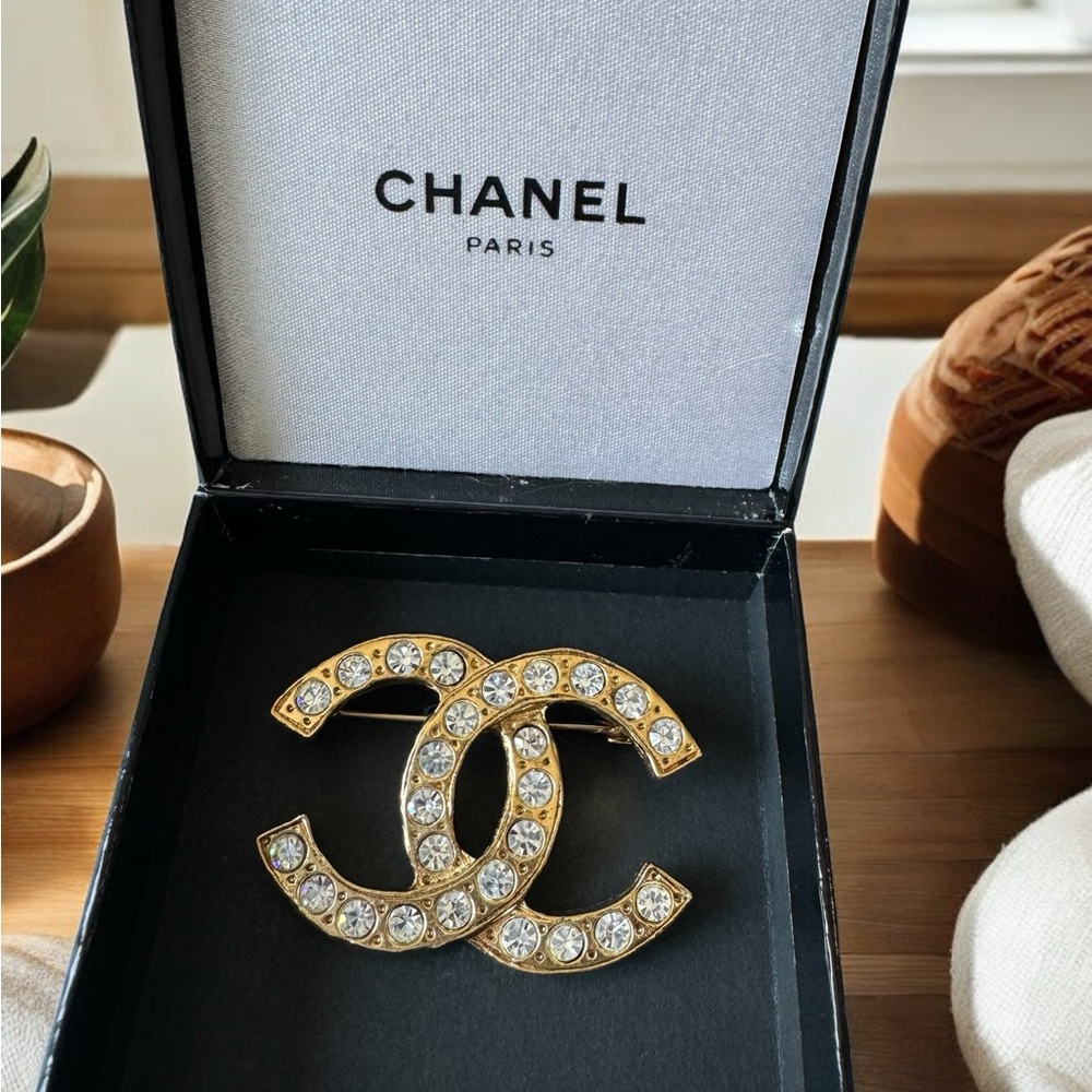 GOLD CC CHANEL BROOCH‼️
